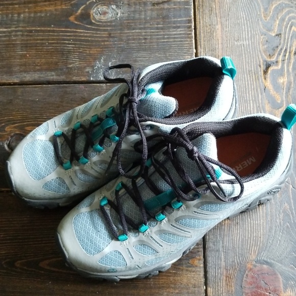 *SOLD* Merrell Hiking Shoes - Picture 2 of 4